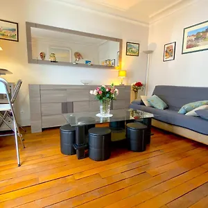 https://montmartre-abbesses-1-bedroom.fr-paris.fr